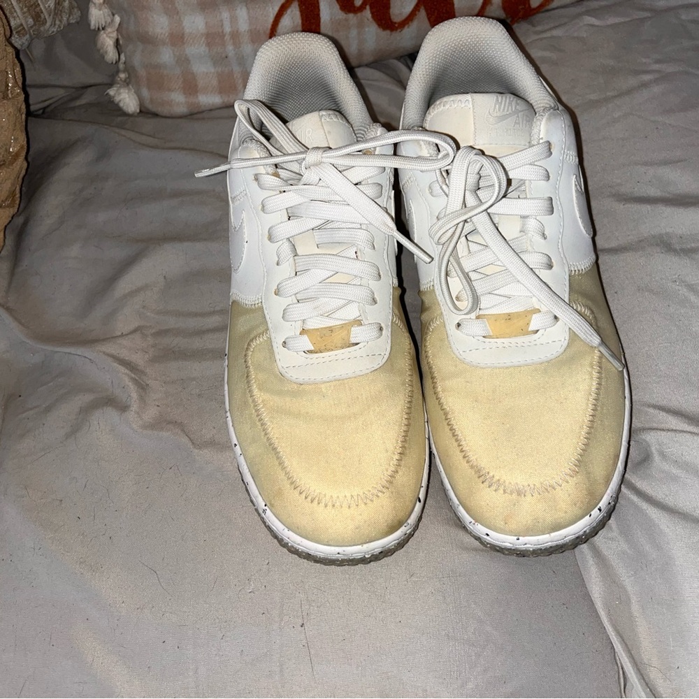 Nike Women's Sneakers White and Cream
